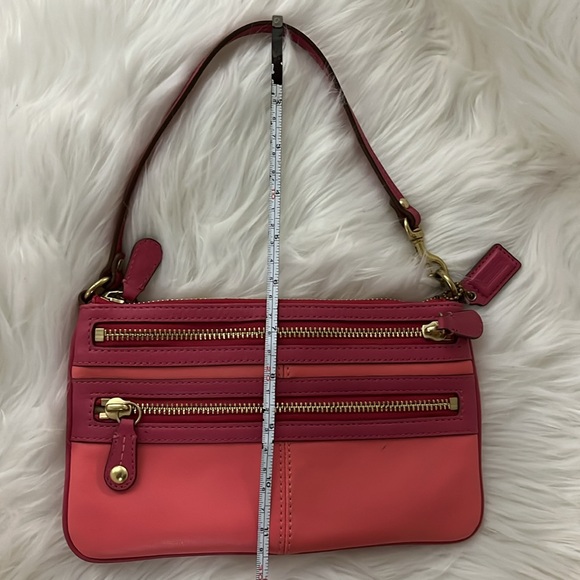 COACH WRISTLET/MULTI-ZIP BAG - Picture 5 of 13